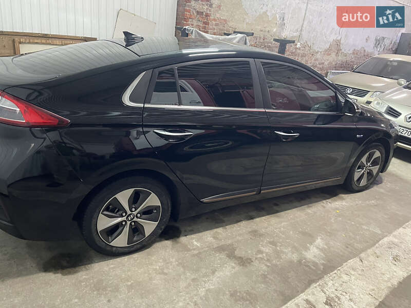 Хэтчбек Hyundai Ioniq 2017 в Житомире