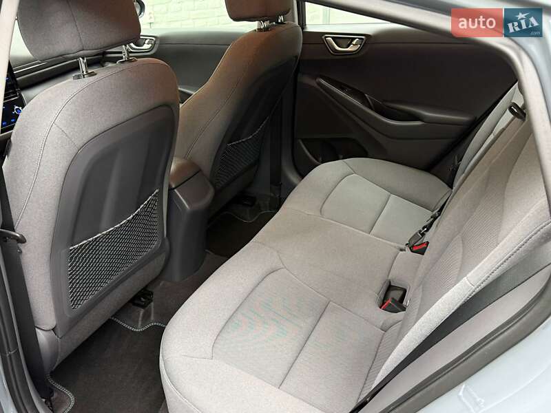 Лифтбек Hyundai Ioniq 2021 в Луцке