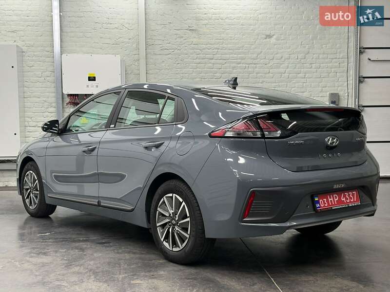Лифтбек Hyundai Ioniq 2021 в Луцке