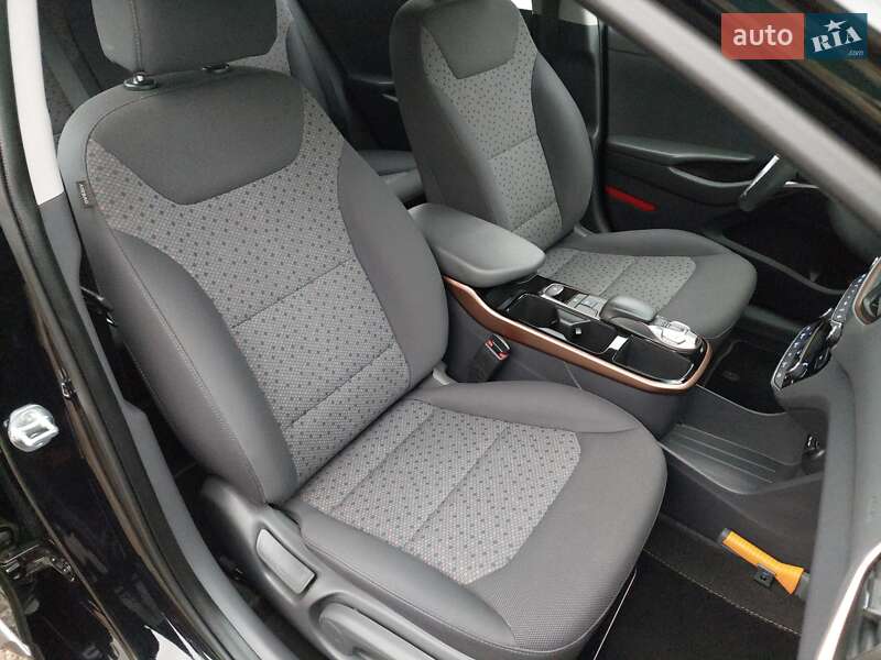 Лифтбек Hyundai Ioniq 2019 в Первомайске фото 49 Лифтбек Hyundai Ioniq 2019 в Первомайске