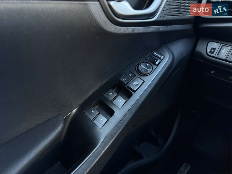 Хэтчбек Hyundai Ioniq 2019 в Киеве
