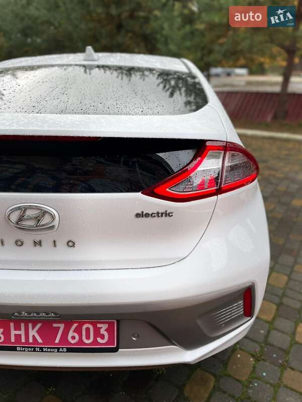 Хэтчбек Hyundai Ioniq 2018 в Луцке фото 6 Хэтчбек Hyundai Ioniq 2018 в Луцке