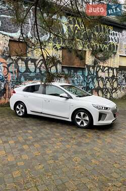 Хэтчбек Hyundai Ioniq 2018 в Луцке
