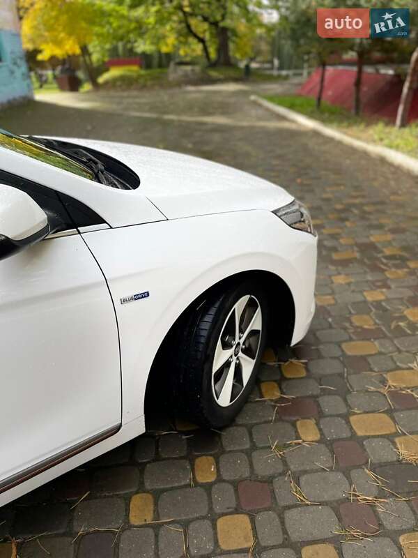 Хэтчбек Hyundai Ioniq 2018 в Луцке фото 16 Хэтчбек Hyundai Ioniq 2018 в Луцке