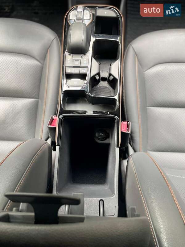 Хэтчбек Hyundai Ioniq 2018 в Луцке фото 20 Хэтчбек Hyundai Ioniq 2018 в Луцке