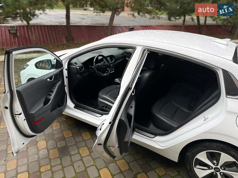 Хэтчбек Hyundai Ioniq 2018 в Луцке фото 24 Хэтчбек Hyundai Ioniq 2018 в Луцке