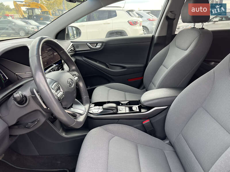 Лифтбек Hyundai Ioniq 2020 в Львове