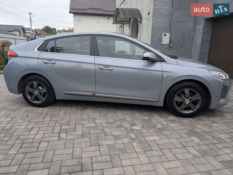 Хэтчбек Hyundai Ioniq 2016 в Виннице фото 9 Хэтчбек Hyundai Ioniq 2016 в Виннице