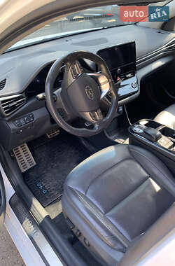Лифтбек Hyundai Ioniq 2020 в 