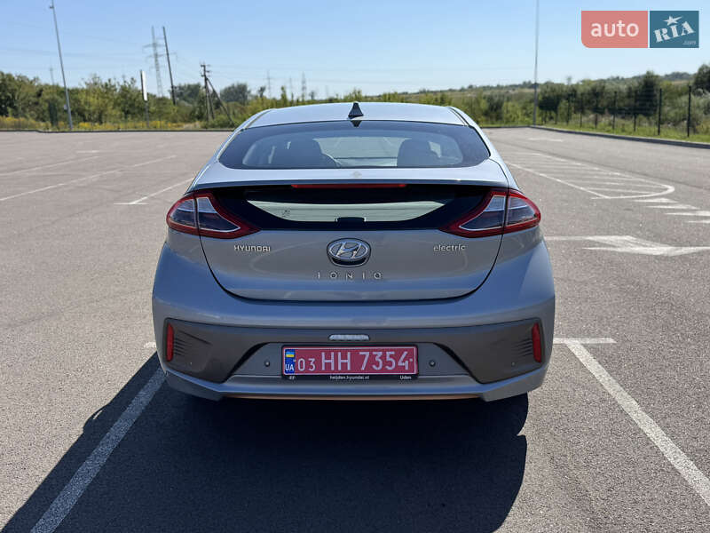 Хетчбек Hyundai Ioniq 2016 в Рівному