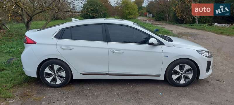 Хетчбек Hyundai Ioniq 2016 в Хмельницькому
