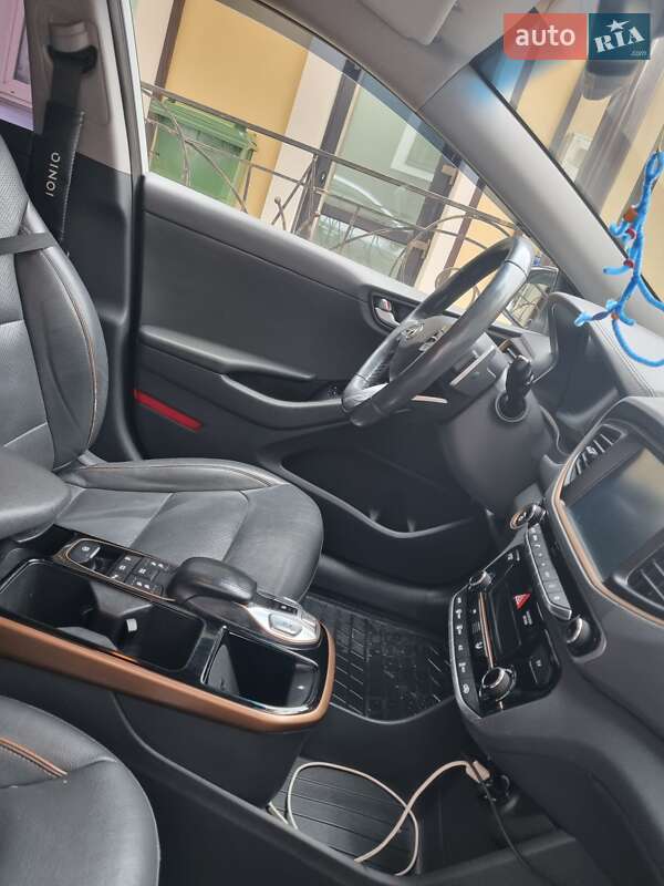 Хэтчбек Hyundai Ioniq 2018 в Виннице фото 5 Хэтчбек Hyundai Ioniq 2018 в Виннице