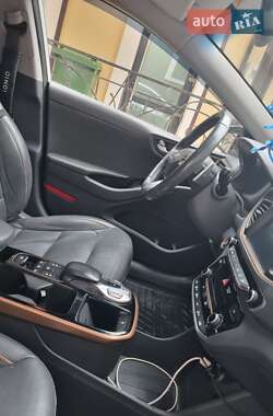 Хэтчбек Hyundai Ioniq 2018 в 