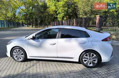 Хетчбек Hyundai Ioniq 2017 в 