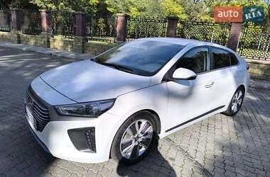 Хетчбек Hyundai Ioniq 2017 в 