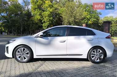 Хетчбек Hyundai Ioniq 2017 в 