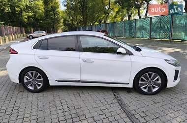 Хетчбек Hyundai Ioniq 2017 в 