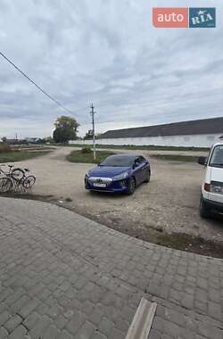 Хэтчбек Hyundai Ioniq 2019 в 