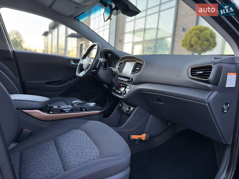 Хэтчбек Hyundai Ioniq 2018 в Тернополе