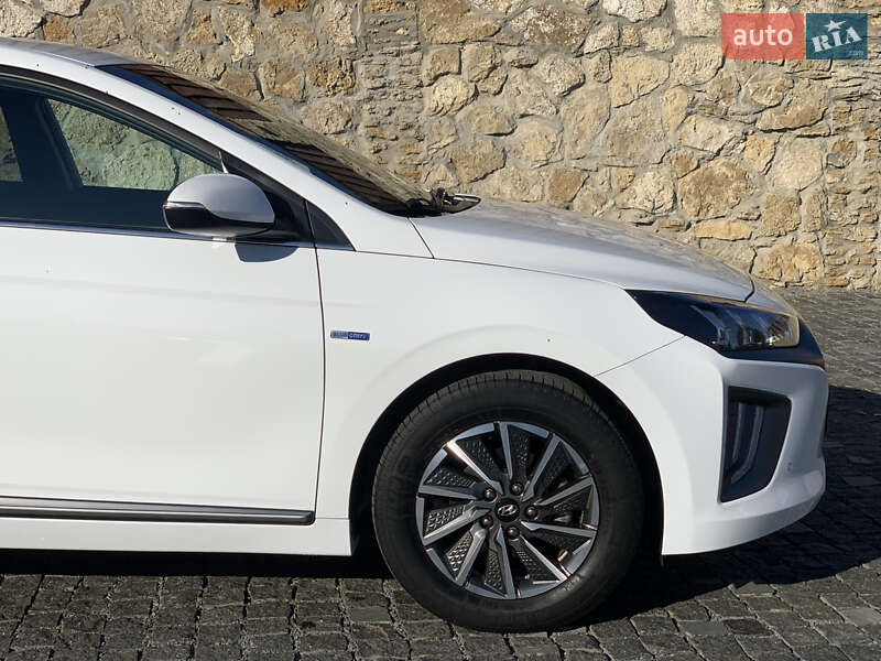 Лифтбек Hyundai Ioniq 2021 в Ровно