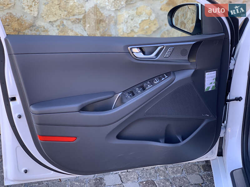 Лифтбек Hyundai Ioniq 2021 в Ровно