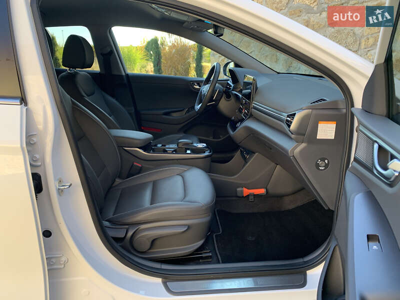 Лифтбек Hyundai Ioniq 2021 в Ровно