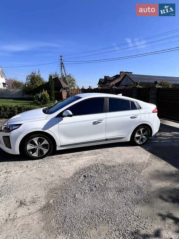Хэтчбек Hyundai Ioniq 2016 в Тернополе