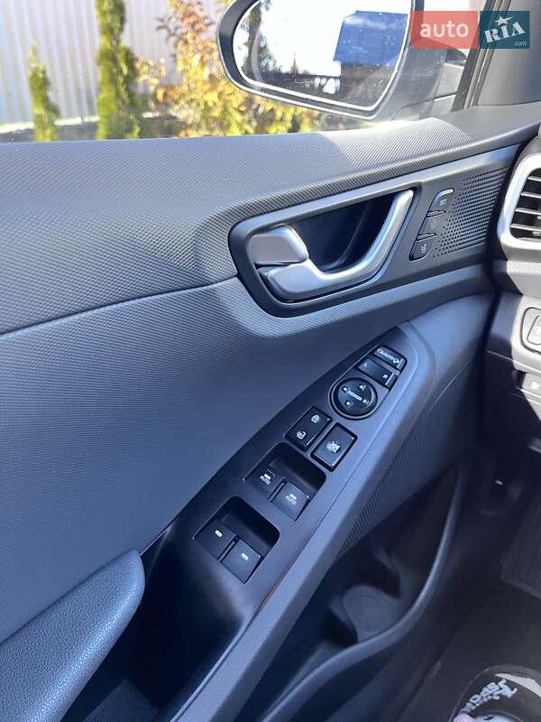 Хэтчбек Hyundai Ioniq 2016 в Тернополе