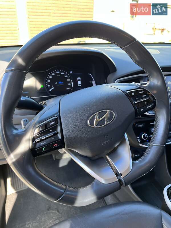 Хэтчбек Hyundai Ioniq 2016 в Тернополе