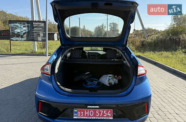 Хэтчбек Hyundai Ioniq 2018 в 