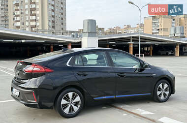 Хэтчбек Hyundai Ioniq 2018 в 