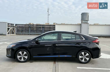 Хэтчбек Hyundai Ioniq 2018 в 