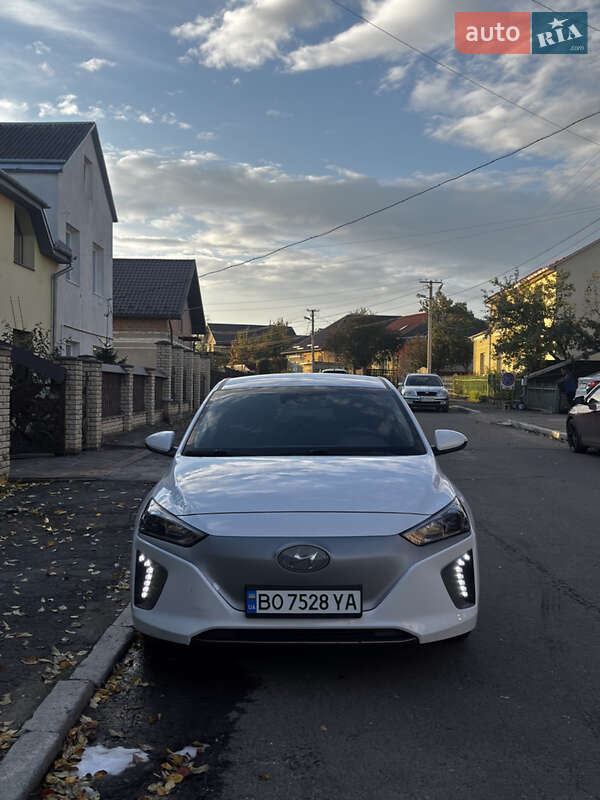 Хэтчбек Hyundai Ioniq 2017 в Тернополе