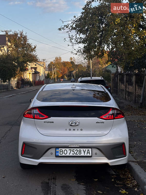 Хэтчбек Hyundai Ioniq 2017 в Тернополе