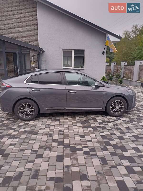 Лифтбек Hyundai Ioniq 2019 в Житомире