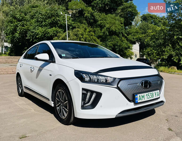 Лифтбек Hyundai Ioniq 2020 в 