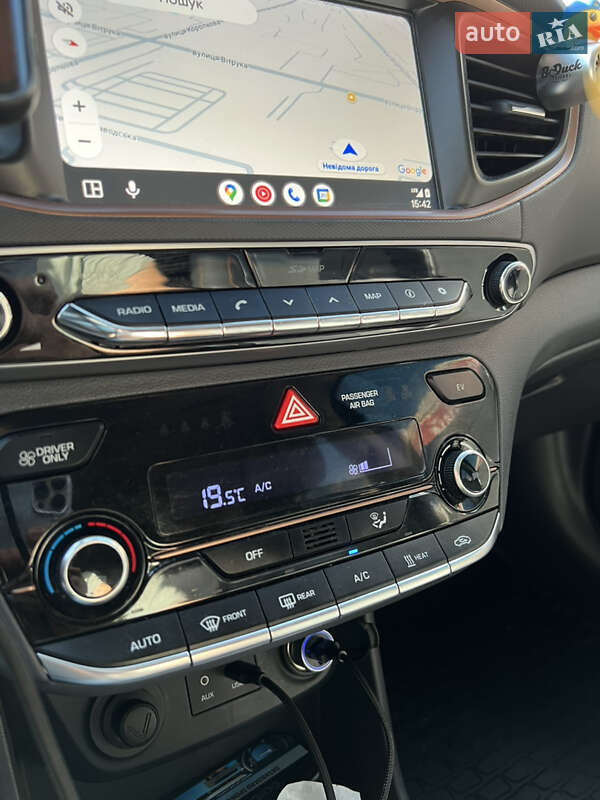 Хэтчбек Hyundai Ioniq 2016 в Житомире фото 12 Хэтчбек Hyundai Ioniq 2016 в Житомире