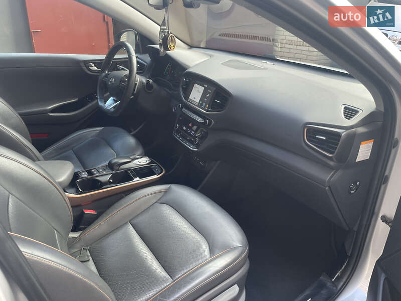 Хэтчбек Hyundai Ioniq 2017 в Тернополе