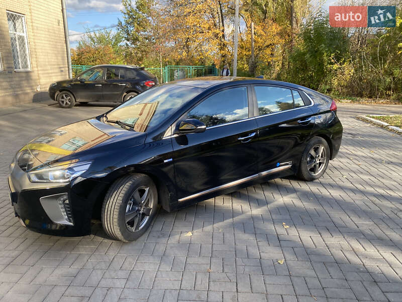 Хэтчбек Hyundai Ioniq 2016 в Виннице фото 3 Хэтчбек Hyundai Ioniq 2016 в Виннице
