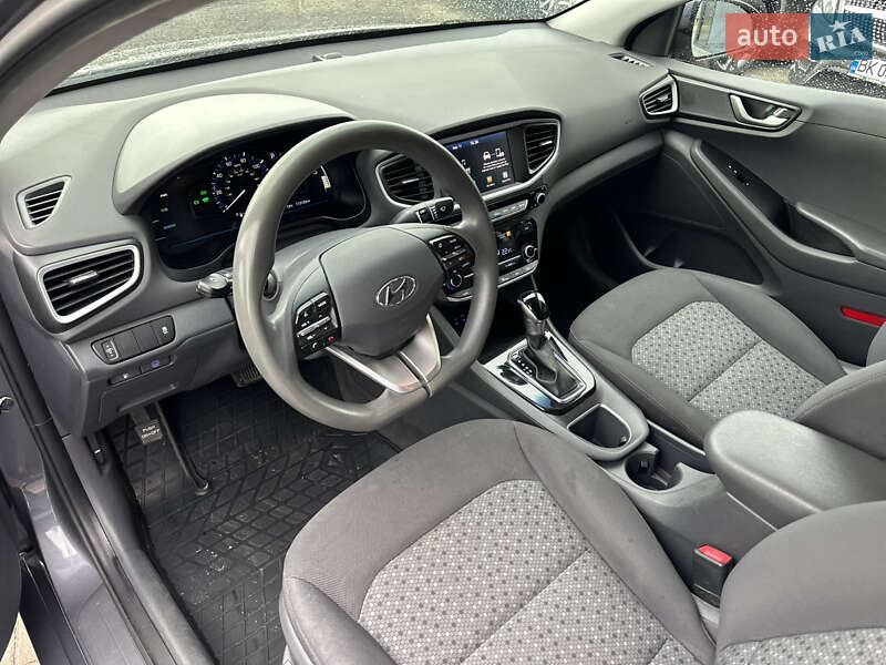 Хэтчбек Hyundai Ioniq 2018 в Ровно фото 6 Хэтчбек Hyundai Ioniq 2018 в Ровно