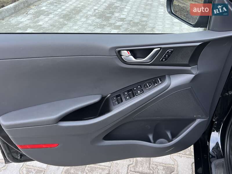 Хэтчбек Hyundai Ioniq 2017 в Ровно фото 35 Хэтчбек Hyundai Ioniq 2017 в Ровно