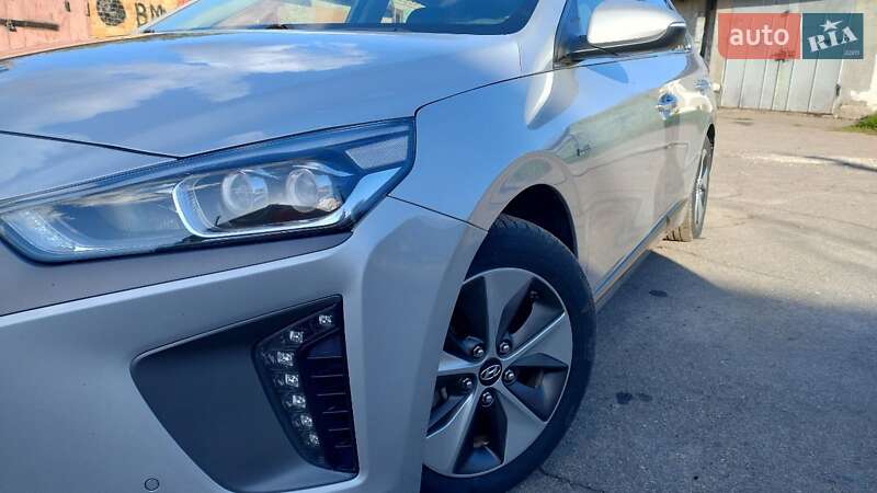 Хэтчбек Hyundai Ioniq 2016 в Умани