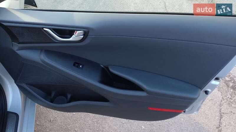 Хэтчбек Hyundai Ioniq 2016 в Умани