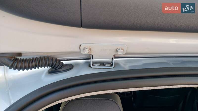 Хэтчбек Hyundai Ioniq 2016 в Умани