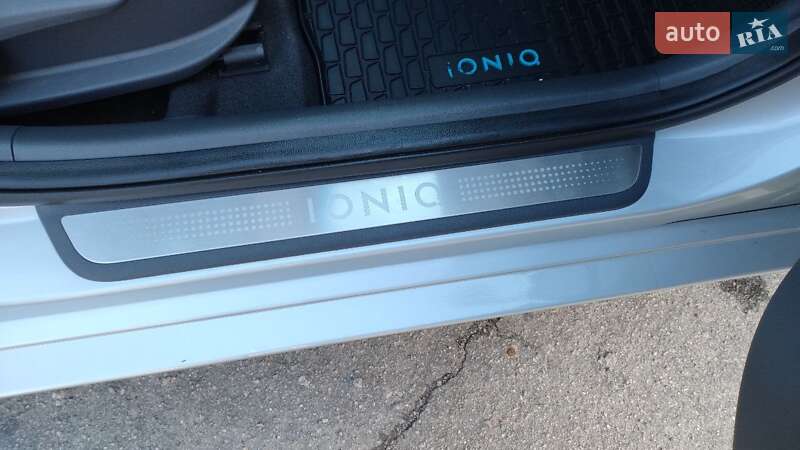 Хэтчбек Hyundai Ioniq 2016 в Умани