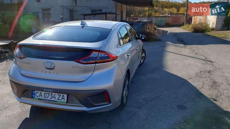 Хэтчбек Hyundai Ioniq 2016 в Умани