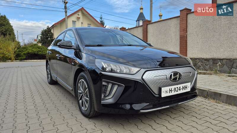 Лифтбек Hyundai Ioniq 2020 в Хмельницком фото Лифтбек Hyundai Ioniq 2020 в Хмельницком