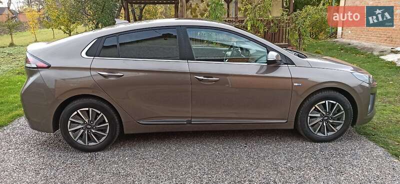 Лифтбек Hyundai Ioniq 2019 в Виннице