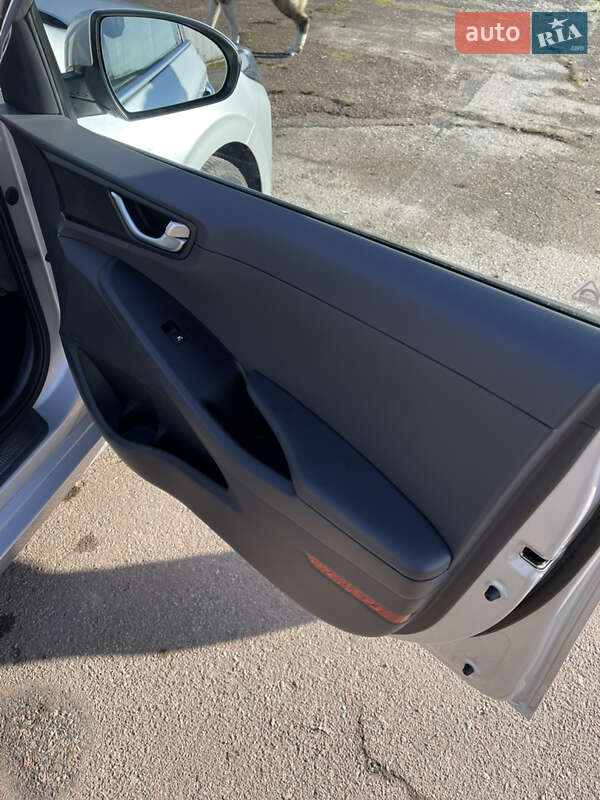 Хэтчбек Hyundai Ioniq 2018 в Житомире