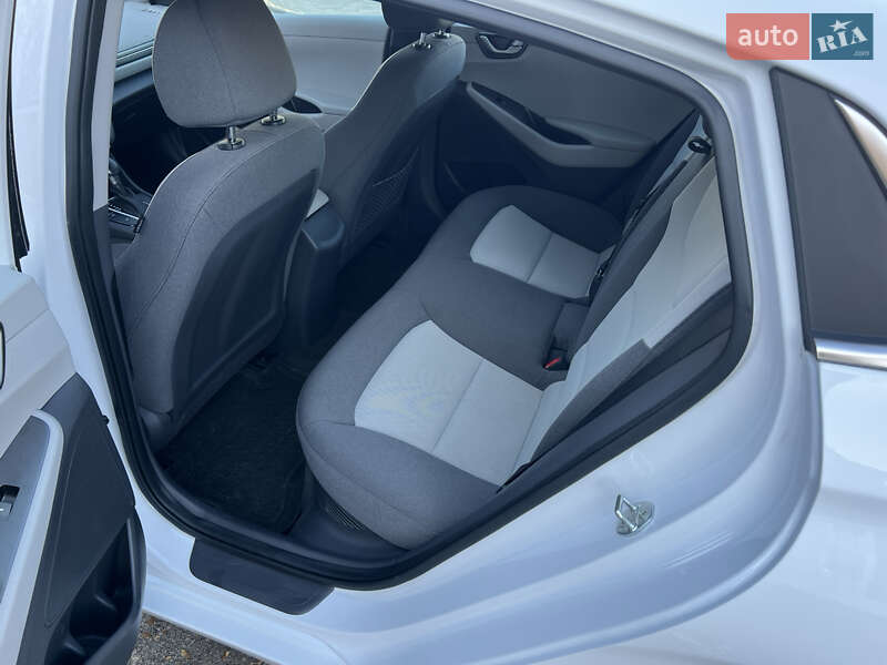 Хэтчбек Hyundai Ioniq 2019 в Виннице фото 18 Хэтчбек Hyundai Ioniq 2019 в Виннице
